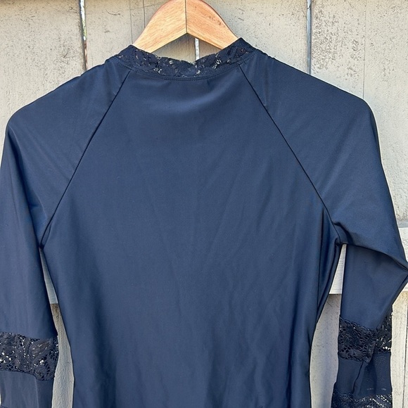 Cynthia Rowley Surfsuit Black with Lace Cut Out Detailing Large - Picture 5 of 5